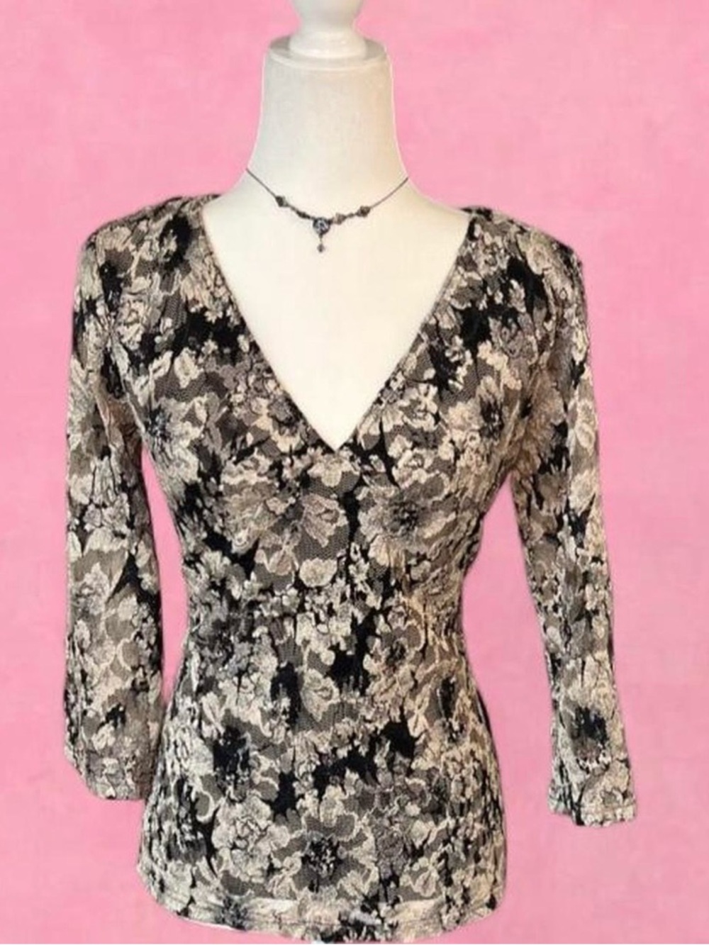Wrapper Black and Cream Floral V-Neck Long Sleeve Top